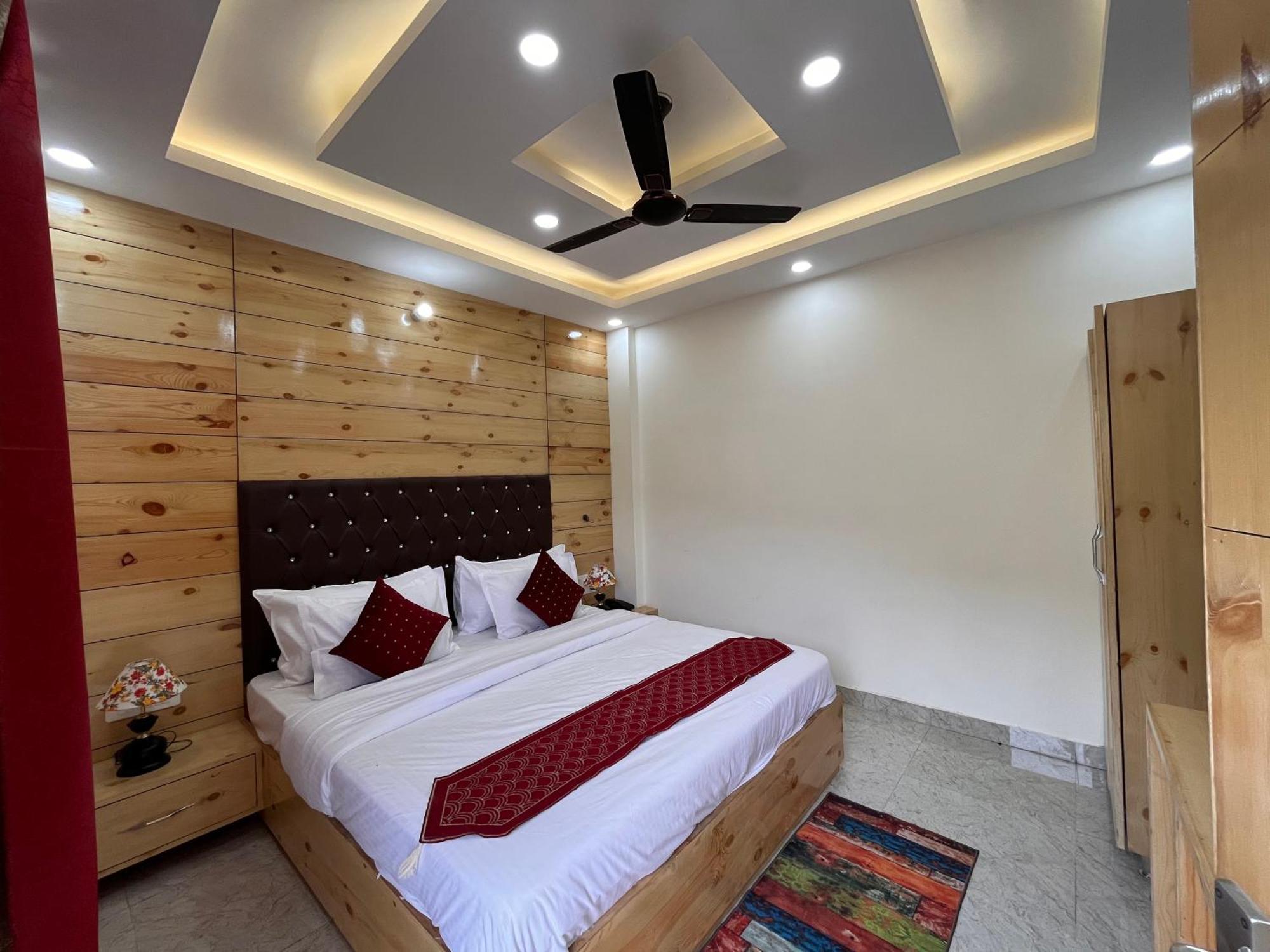בהבנגאר Kamlesh Lodge מראה חיצוני תמונה