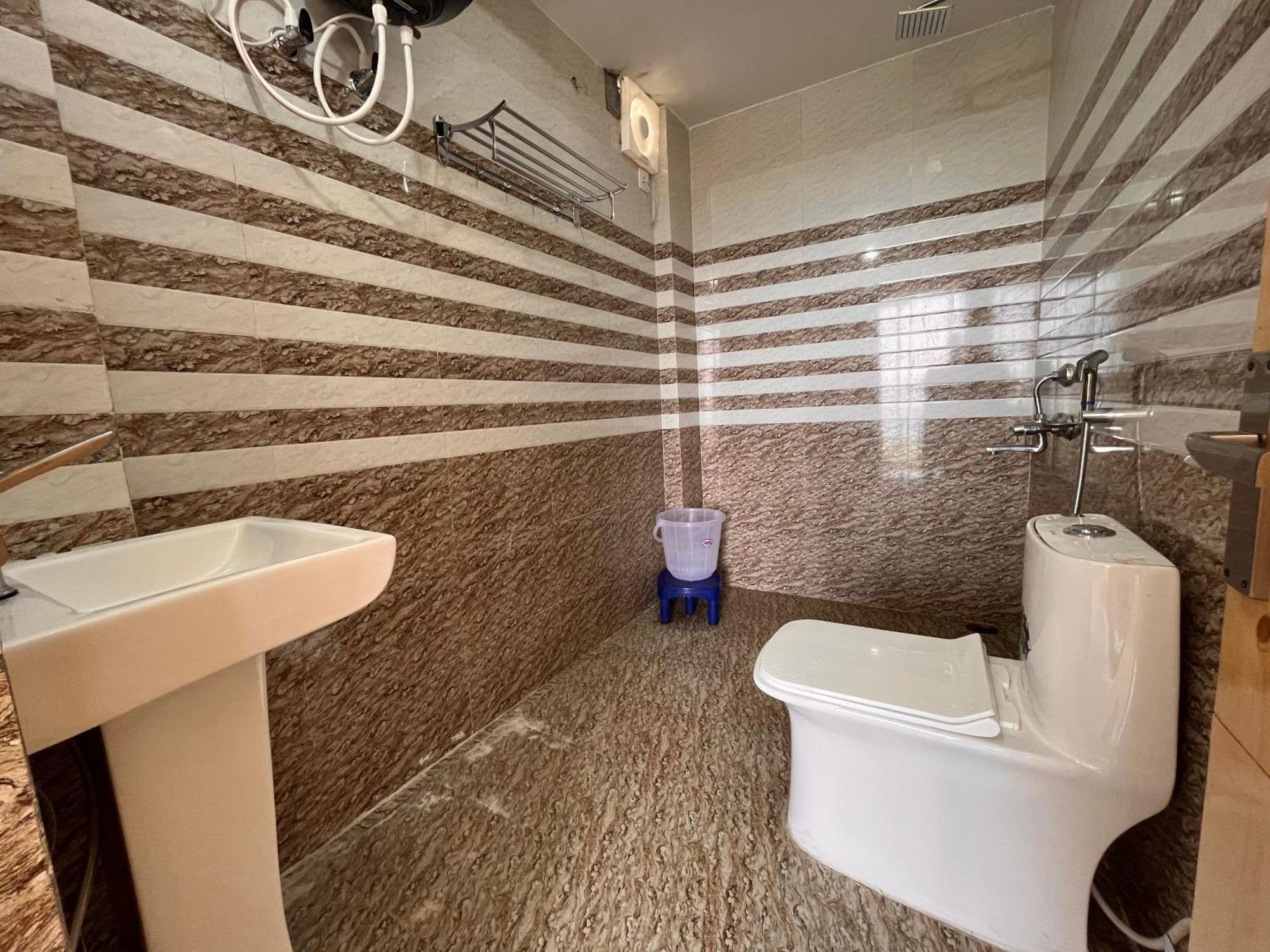 בהבנגאר Kamlesh Lodge מראה חיצוני תמונה